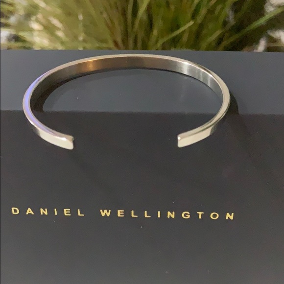 Daniel Wellington Classic Slim Cuff - Picture 3 of 3